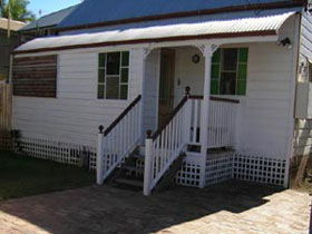 Lytton QLD VIC Tourism