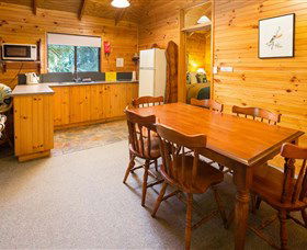Mt Glorious Getaway Cottages And Conference Centre - VIC Tourism 1