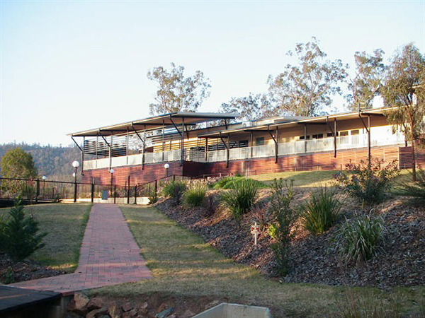 Crossdale QLD VIC Tourism