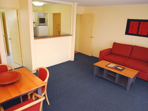 Mt Ommaney Hotel Apartments - VIC Tourism 1