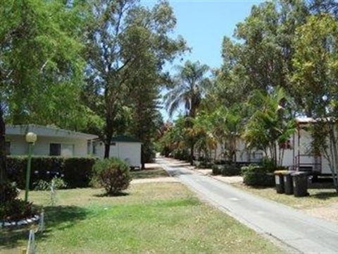 Nestle Inn Tourist Village - VIC Tourism 0