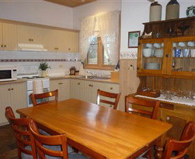 Rossmore Cottage - VIC Tourism 4