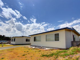 Elvstan Cottages - VIC Tourism 0