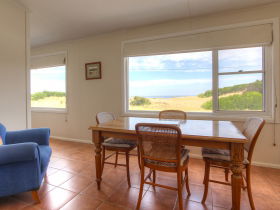 Elvstan Cottages - VIC Tourism 2