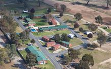 Holbrook Motor Village - VIC Tourism 3