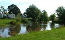 Horseshoe Motor Village - VIC Tourism 6