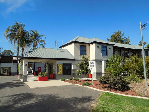 Narrabri Motel And Caravan Park - VIC Tourism 4