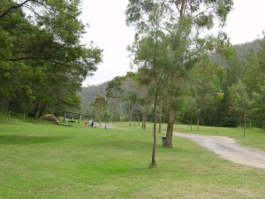 Gradys Riverside Retreat - VIC Tourism 0