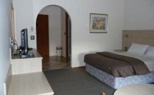 Hamilton's Townhouse Motel - Queanbeyan - VIC Tourism 0