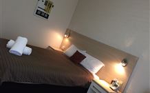 Hamilton's Townhouse Motel - Queanbeyan - VIC Tourism 1