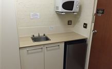 Hamilton's Townhouse Motel - Queanbeyan - VIC Tourism 2