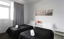 The Lakes Hotel - The Entrance - VIC Tourism 2