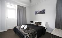 The Lakes Hotel - The Entrance - VIC Tourism 1