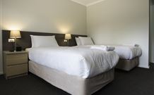 Wallarah Bay Motel - VIC Tourism 0