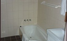 Blue Mountains Manor House - - VIC Tourism 3