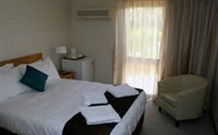 Henrys Guest House - VIC Tourism 1