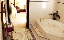 Petersons Guesthouse - VIC Tourism 0