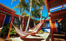 Riverina Hotel Holbrook - VIC Tourism 0