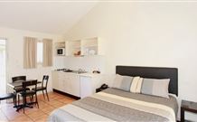 Bidgee Bankside Cottage - VIC Tourism 1