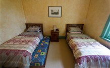 Bromyard Cottage - VIC Tourism 4