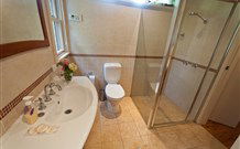 Bromyard Cottage - VIC Tourism 5