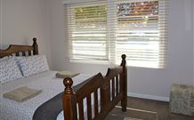 Chalet Chic - VIC Tourism 0