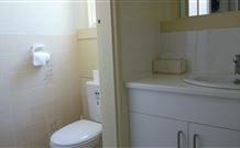 Honeysuckle Cottage - VIC Tourism 2