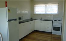 Honeysuckle Cottage - VIC Tourism 1