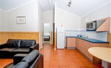 Ocean Dreaming Holiday Units - VIC Tourism 1