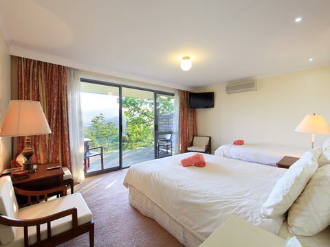Queens Cottage - VIC Tourism 3
