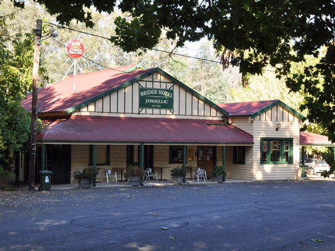 Bridge Hotel - VIC Tourism 2