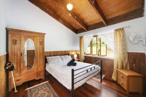 Noosa Avalon Farm Cottages - VIC Tourism 6