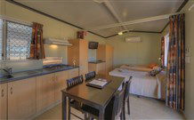 Pilcher Cottage - VIC Tourism 5