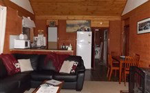 Pinegrove Cottage - VIC Tourism 0