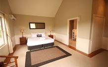 Yarralaw Springs Wines Vine Loft Bed And Breakfast - VIC Tourism 1