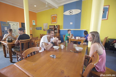 Bondi Beachouse YHA Sydney - VIC Tourism 4