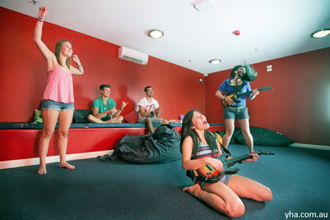 Bondi Beachouse YHA Sydney - VIC Tourism 3