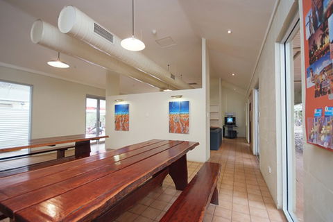 Ayers Rock - Outback Pioneer Lodge - VIC Tourism 6