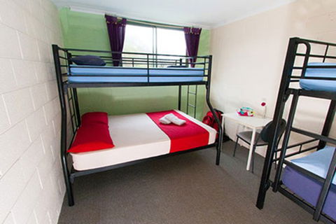 Stradbroke Island YHA - VIC Tourism 8