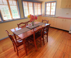 Apple Blossom Cottage - VIC Tourism 1