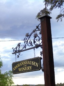 Hope Cottage Country Retreat At Assmanshausen Winery - VIC Tourism 3