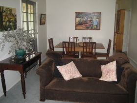 Hope Cottage Country Retreat At Assmanshausen Winery - VIC Tourism 1