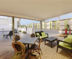 Potter's Oceanside Motel - VIC Tourism 1