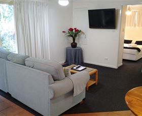 Rainbow Getaway Holiday Apartments - VIC Tourism 0