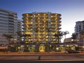 Sunshine Plaza QLD VIC Tourism