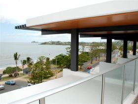 Echelon Apartments Yeppoon - VIC Tourism 3