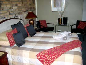 Centre Point Mid-City Motor Inn - VIC Tourism 0