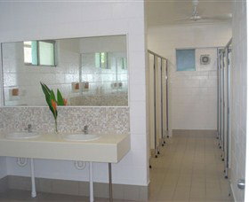 Absolute Backpackers Mission Beach - VIC Tourism 2