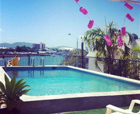 Adventurers Backpackers Resort - VIC Tourism 0