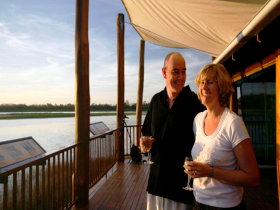 Jabiru Safari Lodge At Mareeba Wetlands - VIC Tourism 0